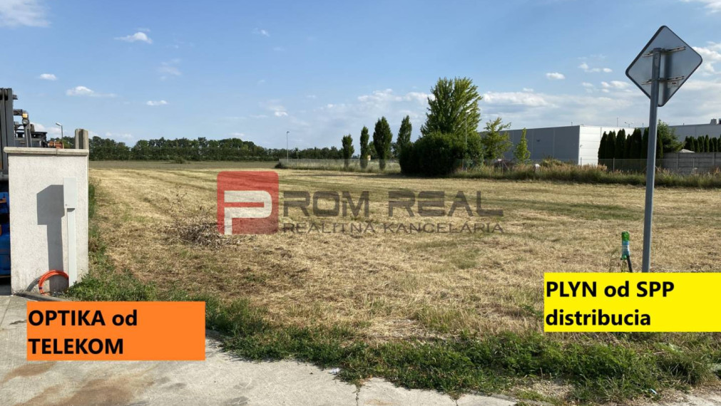 Pozemok pre občiansku vybavenosť a obchod Dunajská Lužná
