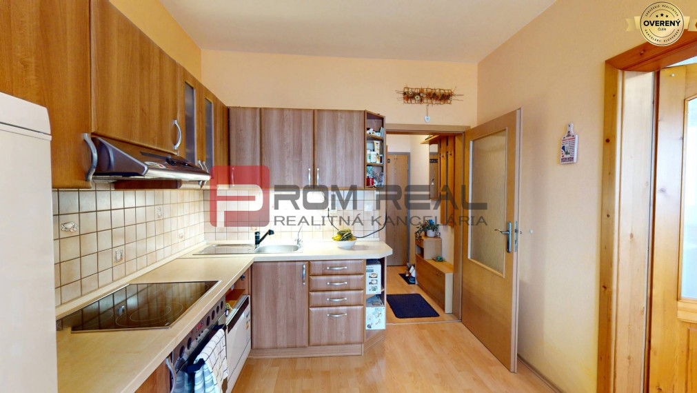 Na prenájom 1,5 izbový zariadený tehlový byt, 44 m2, balkón