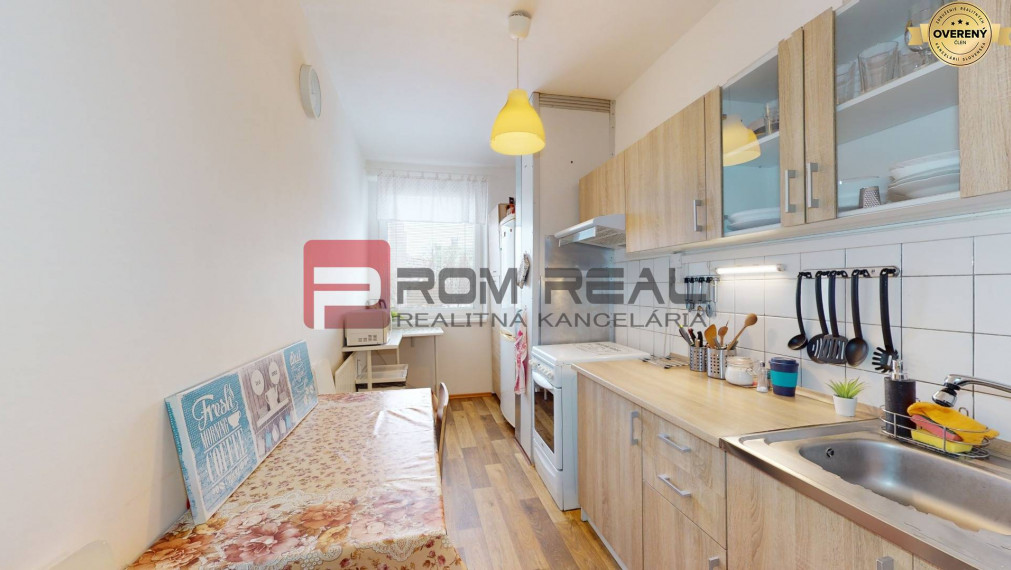 3 izbový byt s dvoma veľkými loggiami - 72m2