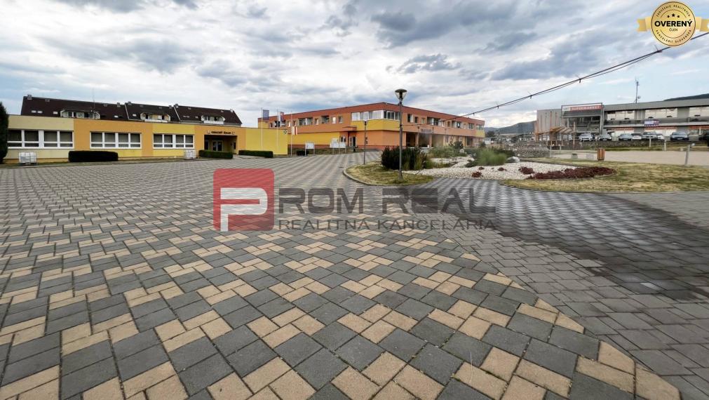 PREDANÝ Dvojgeneračný rodinný dom v Lehota pod Vtáčnikom