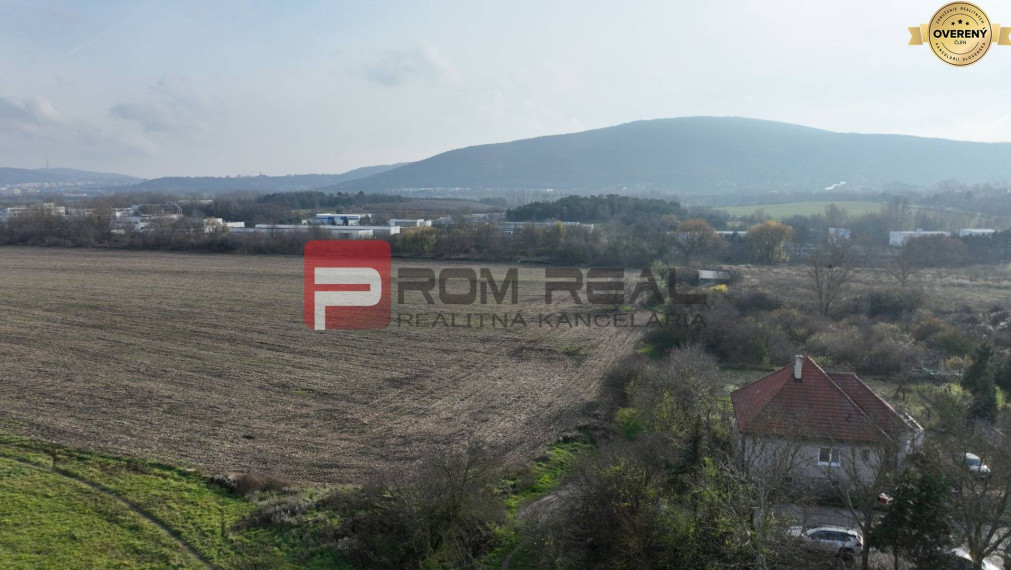 Pozemok s projektom pre Radovú výstavbu alebo RD v Devínskej Novej Vsi