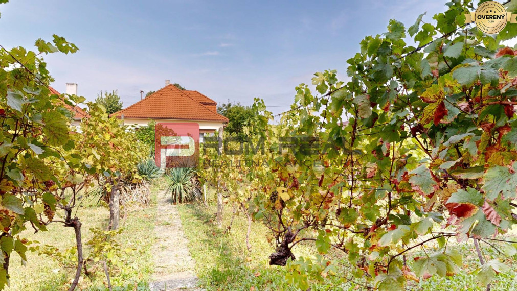 REZERVOVANÉ Na PREDAJ rodinný dom v širšom centre mesta Pezinok