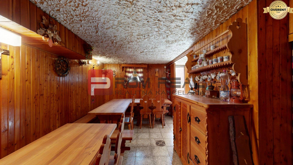 REZERVOVANÉ Na PREDAJ rodinný dom v širšom centre mesta Pezinok