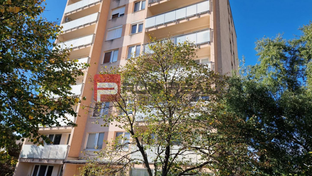 Predaj 2,5  izbový byt BA - Kramáre s veľkou loggiou a top výhľadom 