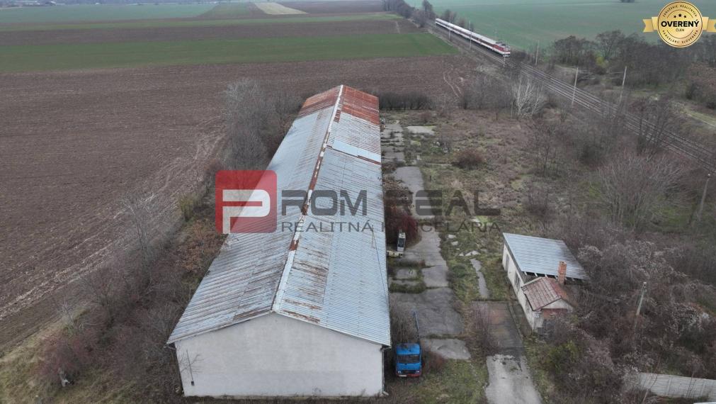 PRENÁJOM Veľký sklad s veľkorysým pozemkom v intraviláne