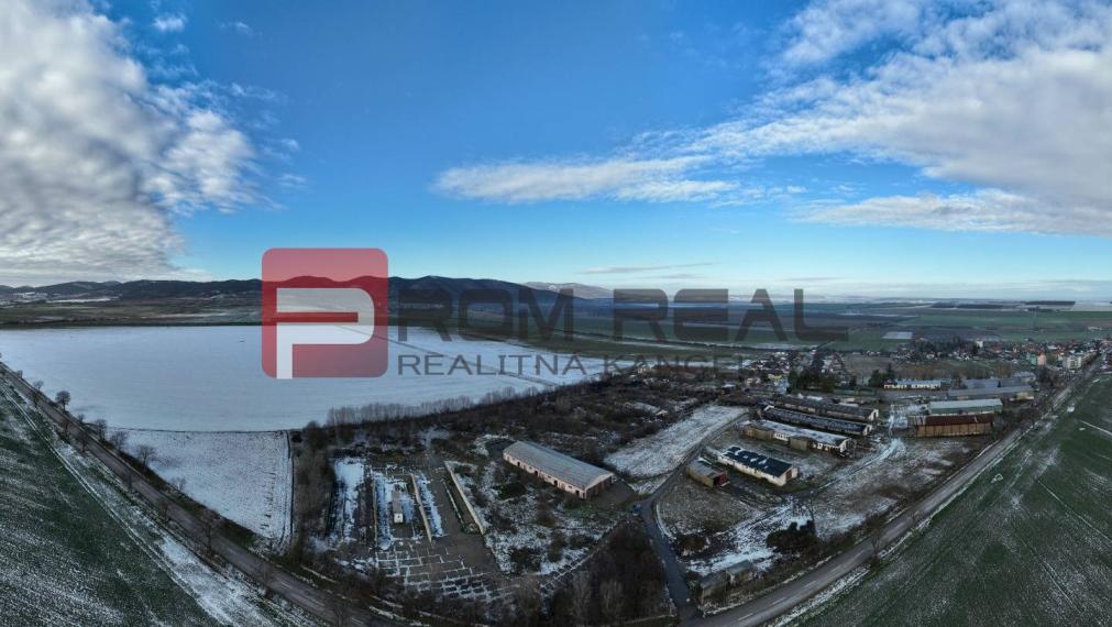 Exkluzivne pozemok  na výstavbu pri Trnave