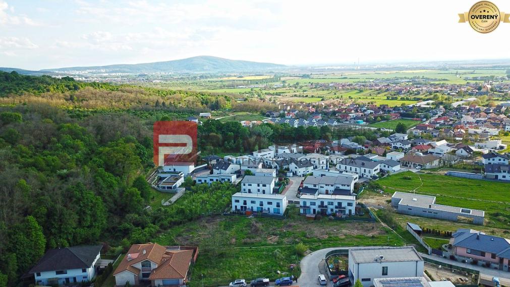 Nádherný pozemok v lukratívnej časti Stupavy Na Vyhliadke 942 m2