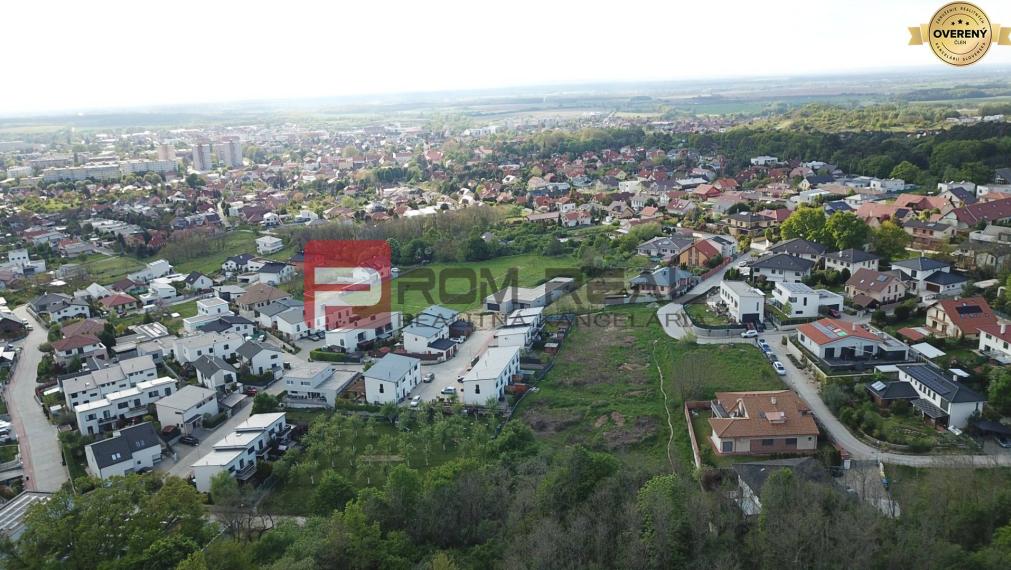 Nádherný pozemok v lukratívnej časti Stupavy Na Vyhliadke 942 m2