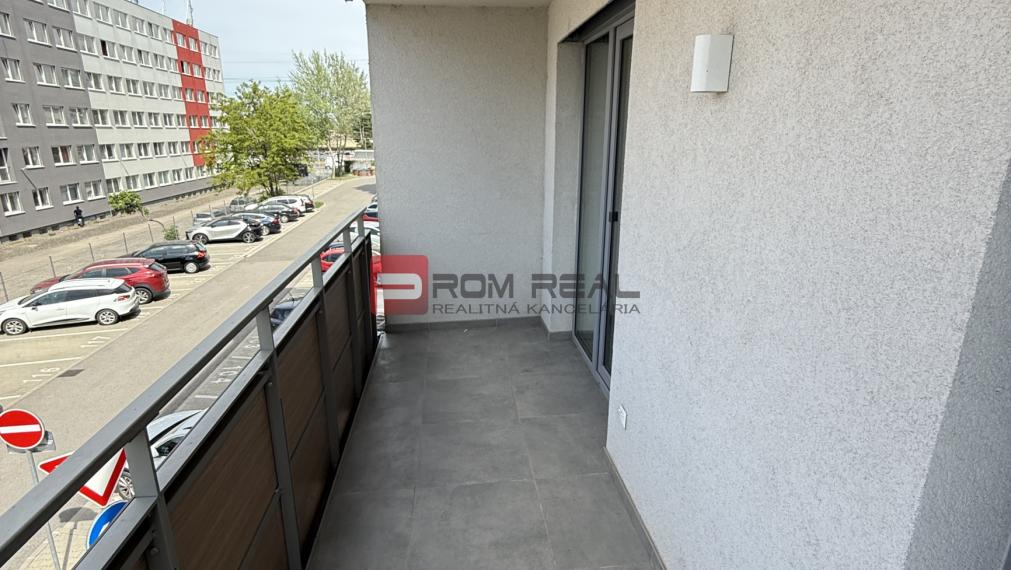 PRENÁJOM 2,5 izbový byt + parking Galvaniho BA Ružinov