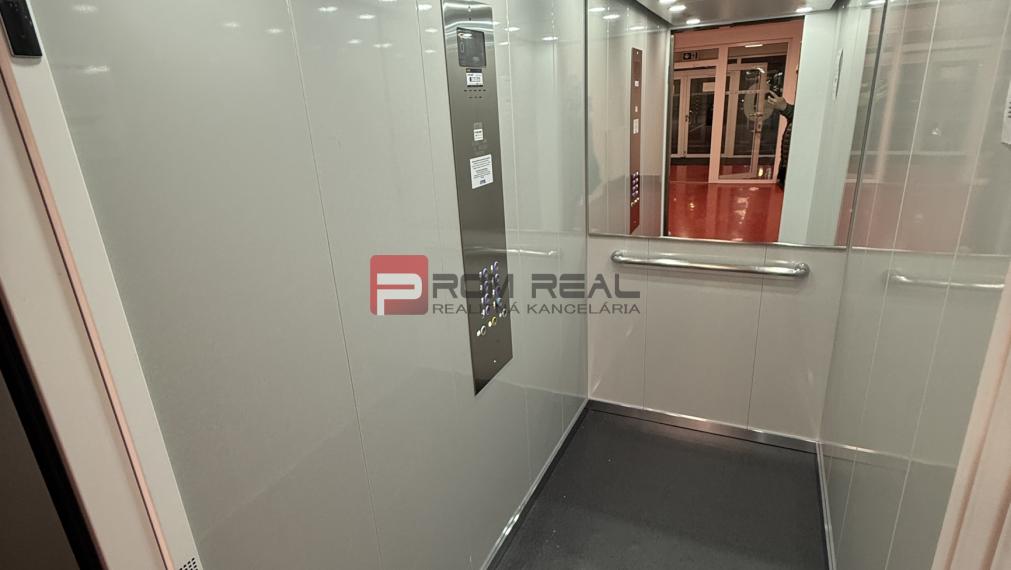 PRENÁJOM 3-izbový byt Ovocné sady BA Ružinov parking v cene