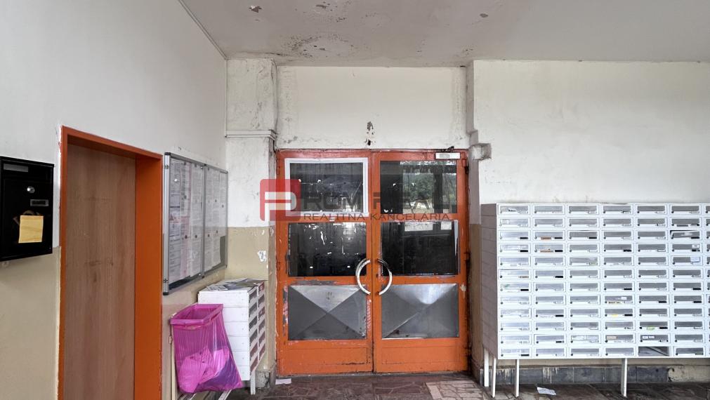 Prenájom kompletne zariadenej garsonky s loggiou – Rybničná, Vajnory