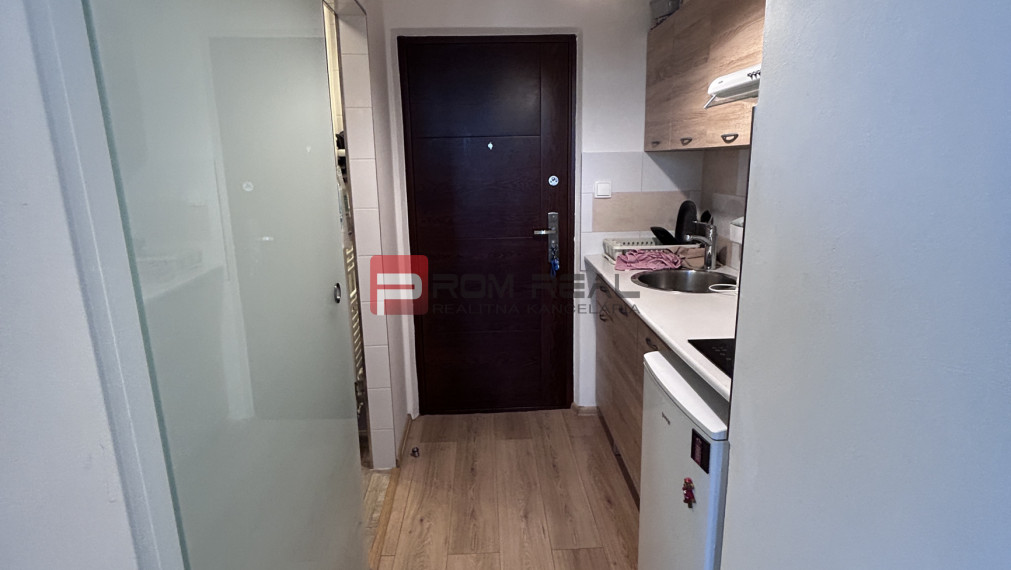 Prenájom kompletne zariadenej garsonky s loggiou – Rybničná, Vajnory