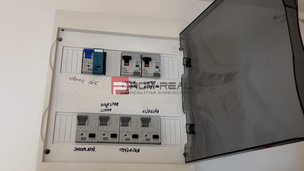 Prenájom kompletne zariadenej garsonky s loggiou – Rybničná, Vajnory