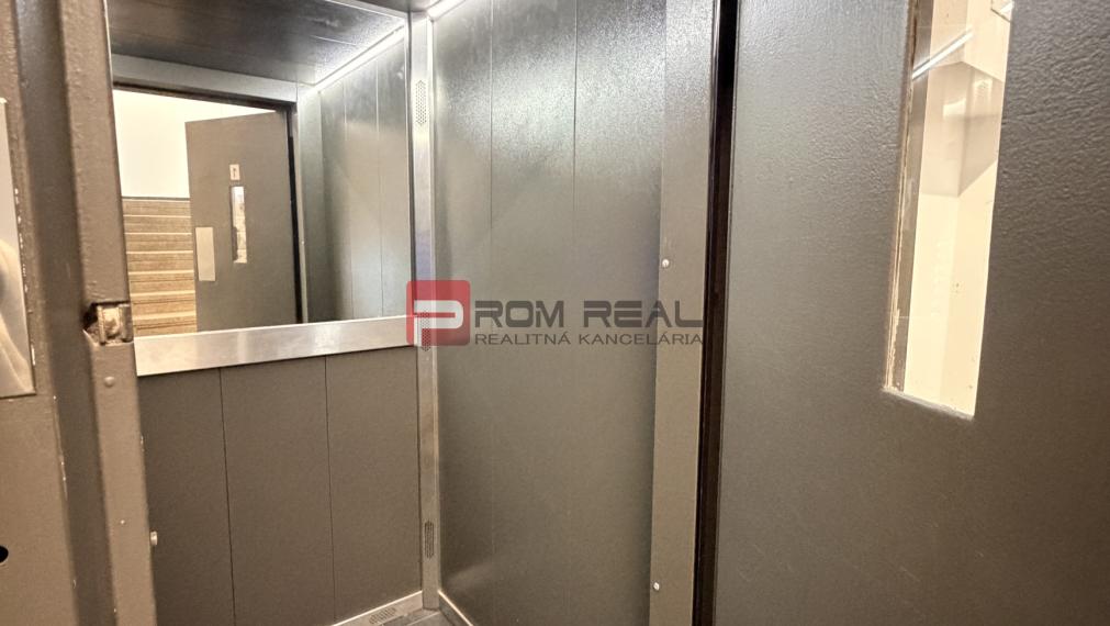 3i byt v centre Bratislavy, kompletne zrekonštruovaný – Špitálska ulica