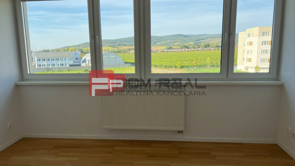 NA Predaj 4 izbový byt v projekte VINICE Pezinok 150m2