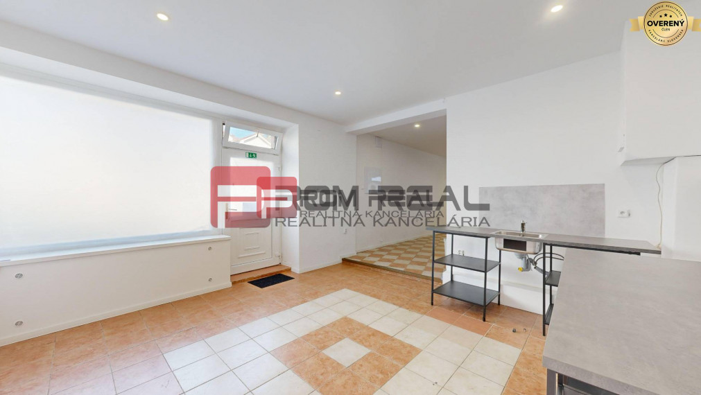 LEN U NÁS  obchodný priestor na prenájom v centre mesta Pezinok