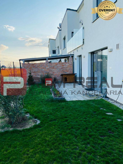 REZERVOVANĚ a PREDAJ 3 izbový byt so záhradkou neďaleko Pezinka - Vini