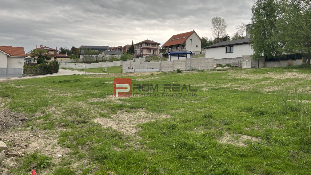 Krásny pozemok v Marianke pod lesom za rozumnú cenu.