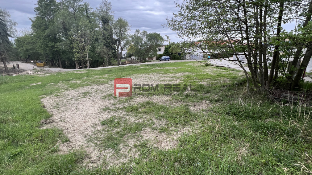 Krásny pozemok v Marianke pod lesom za rozumnú cenu.