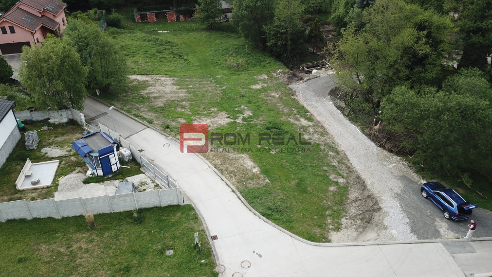 Krásny pozemok v Marianke pod lesom za rozumnú cenu.