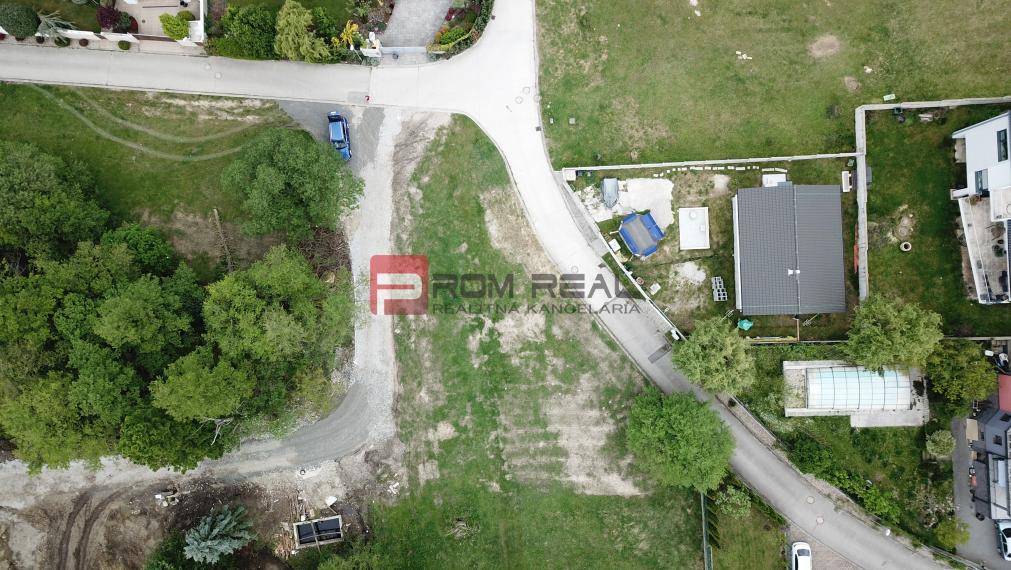 Krásny pozemok v Marianke pod lesom za rozumnú cenu.