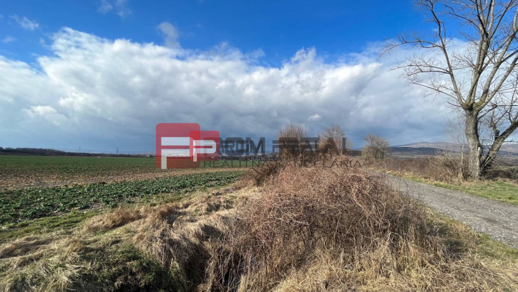 Orná pôda 5 662 m2 k.ú. Pezinok, dostupná po poľnej ceste | NA PREDAJ