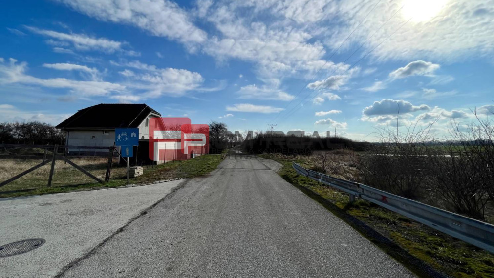 Orná pôda 5 662 m2 k.ú. Pezinok, dostupná po poľnej ceste | NA PREDAJ