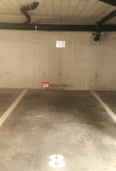 Bratislava - Petržálka - Garážové státia v bytovom komplexe