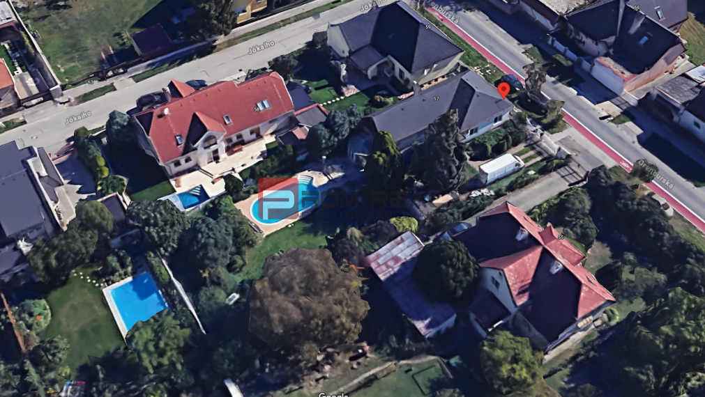 PREDAJ Rodinný dom s bazénom, potenciálom a 10 árovým pozemkom v dobrej lokalite Podunajské Biskupice