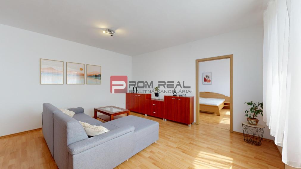 Na PRENÁJOM 2 izbový byt priamo v centre mesta Pezinok