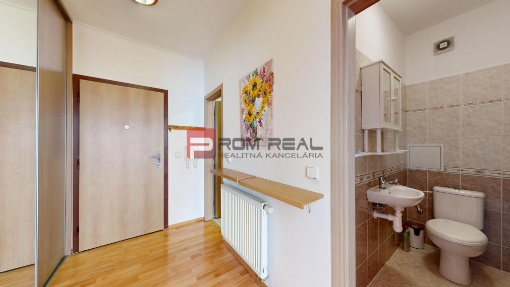 Na PRENÁJOM 2 izbový byt priamo v centre mesta Pezinok