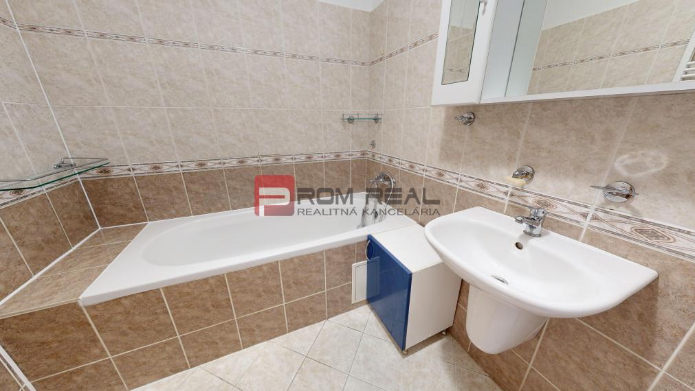 Na PRENÁJOM 2 izbový byt priamo v centre mesta Pezinok