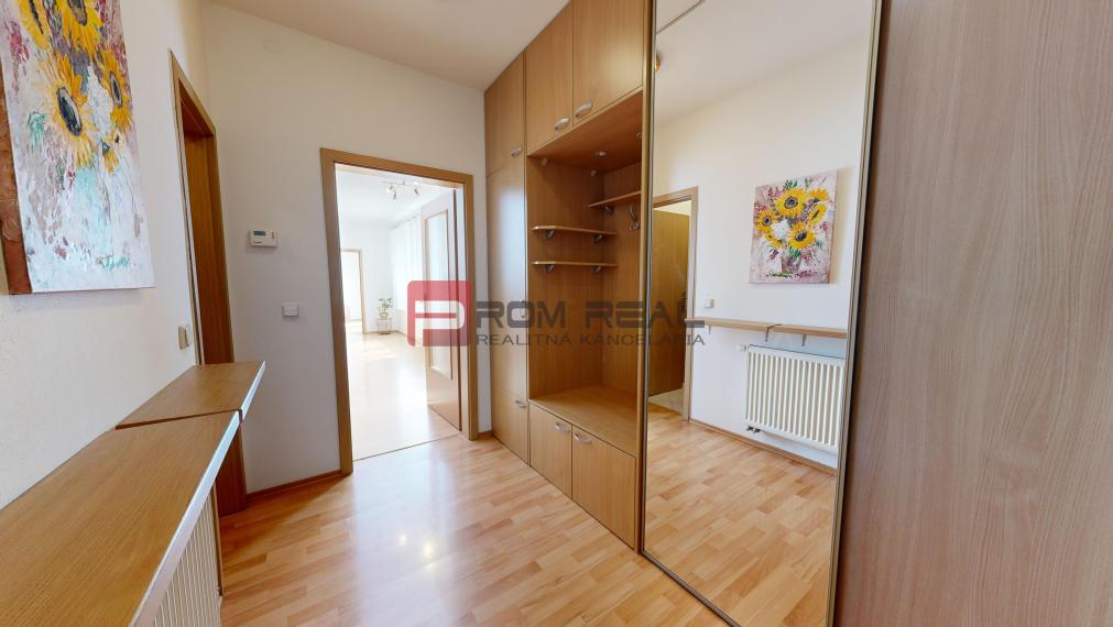 Na PRENÁJOM 2 izbový byt priamo v centre mesta Pezinok