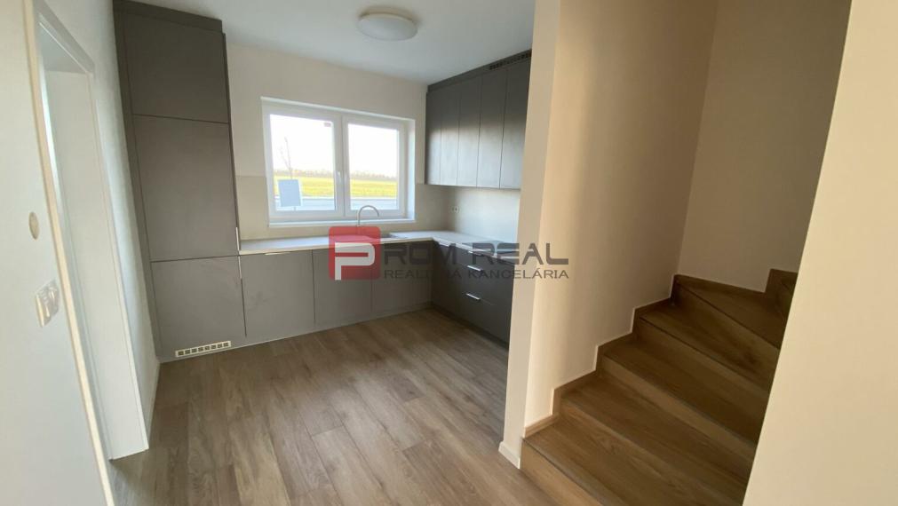 Rovinka - rodinný dom vo vyhľadávanej lokalite