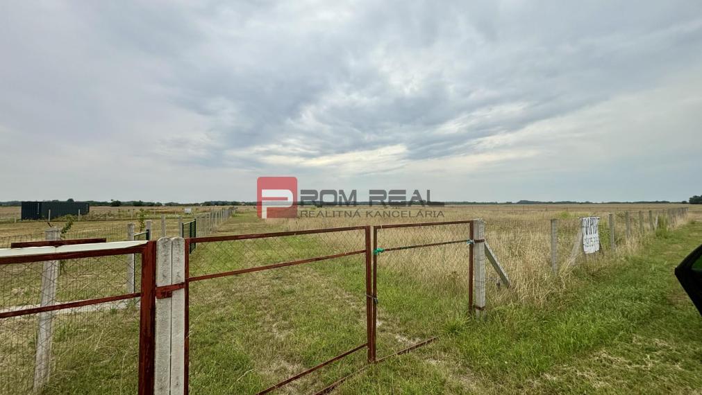 Predaj pozemku - smer Rusovce, Rajka