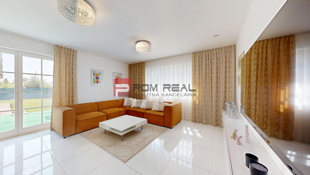 PREDANÉ Luxusná vila Senec