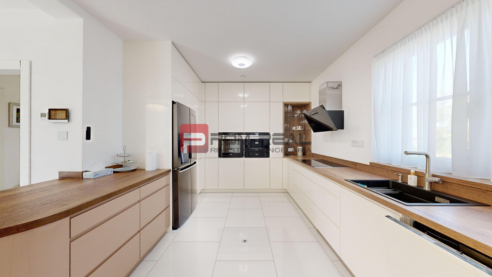 PREDANÉ Luxusná vila Senec