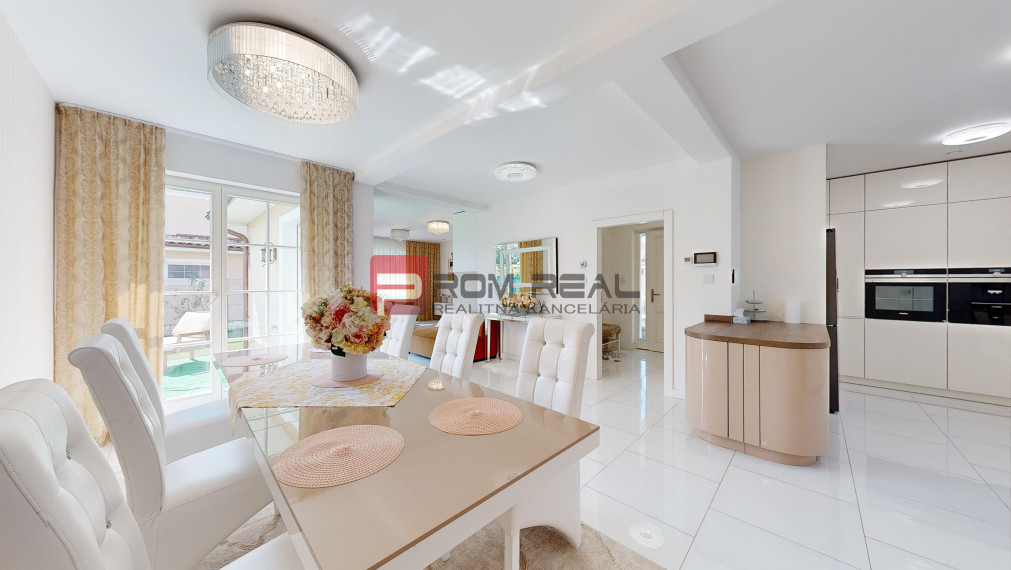 PREDANÉ Luxusná vila Senec