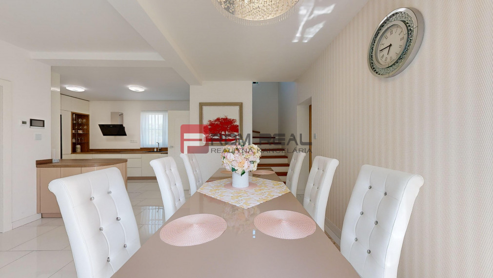 PREDANÉ Luxusná vila Senec