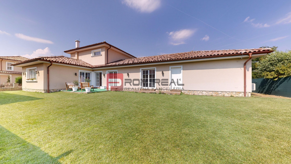 PREDANÉ Luxusná vila Senec