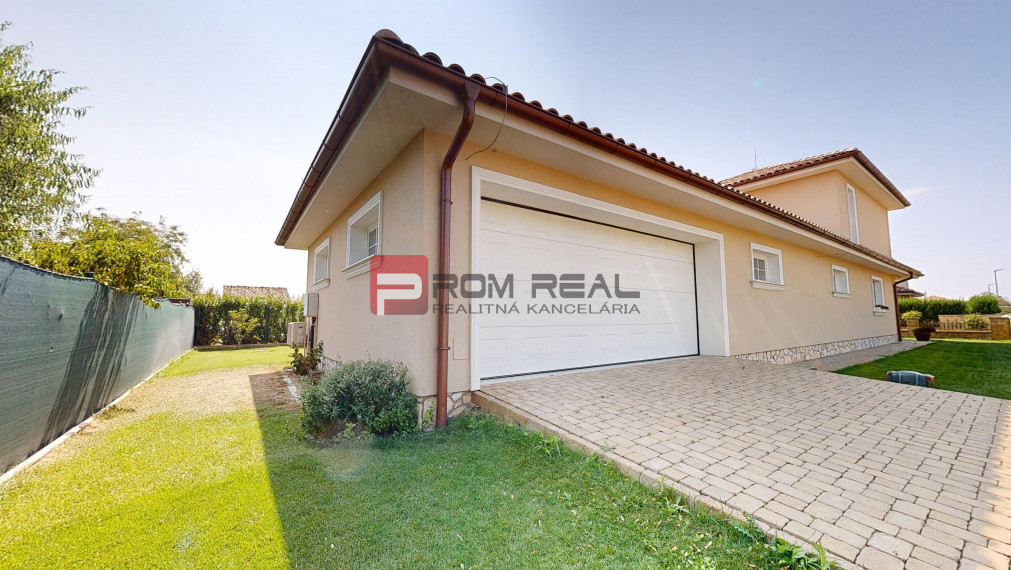 PREDANÉ Luxusná vila Senec