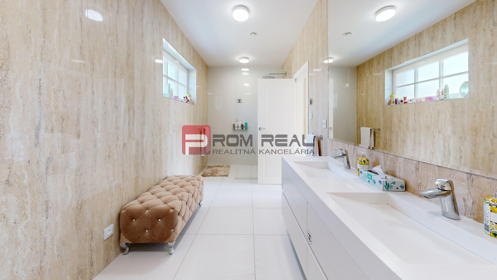 PREDANÉ Luxusná vila Senec