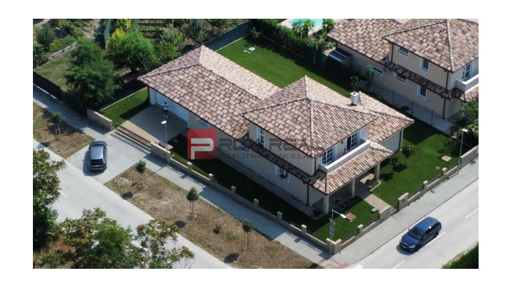 PREDANÉ Luxusná vila Senec