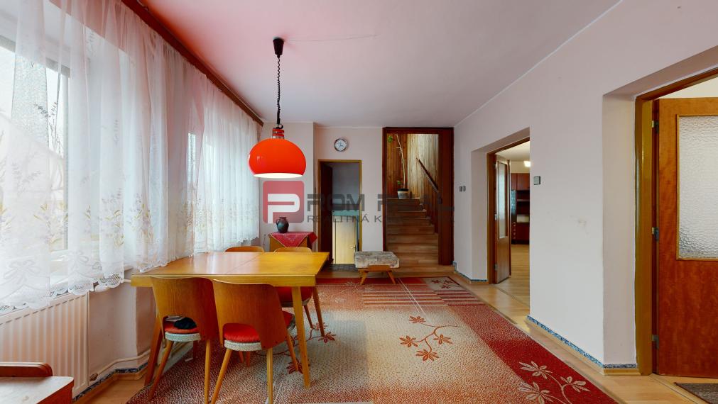 REZERVOVANÉ veľkého rodinného domu v centre Pezinka