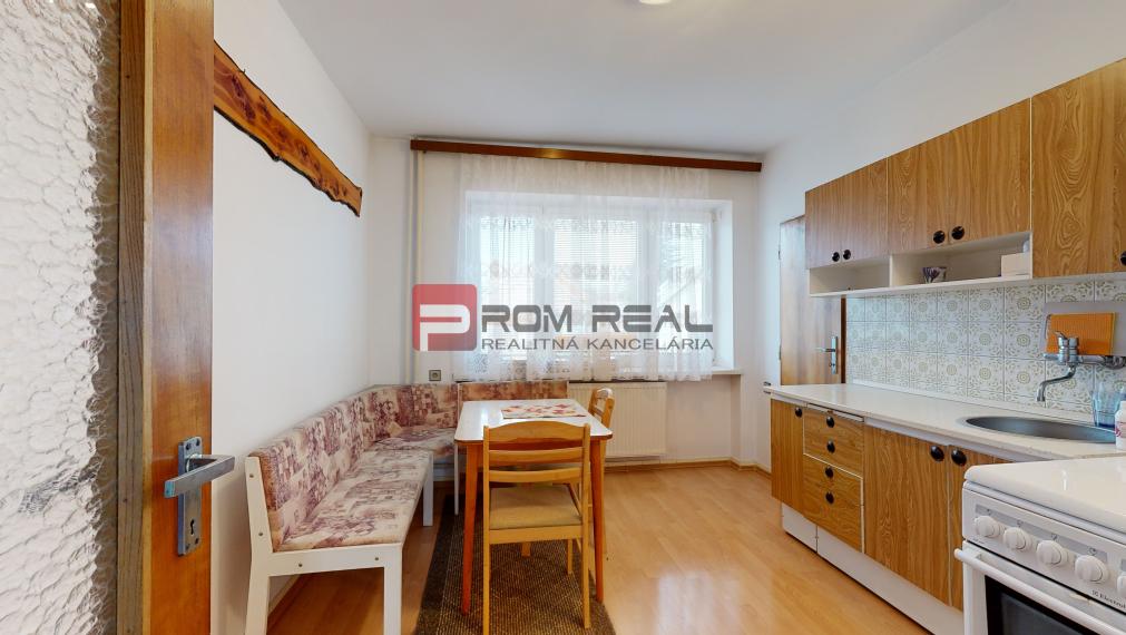 REZERVOVANÉ veľkého rodinného domu v centre Pezinka