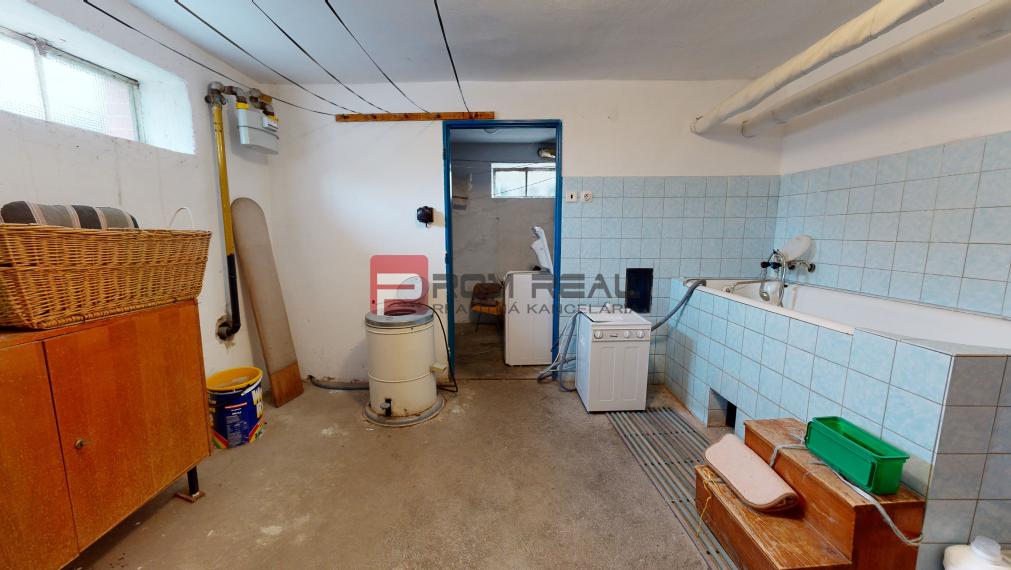 REZERVOVANÉ veľkého rodinného domu v centre Pezinka