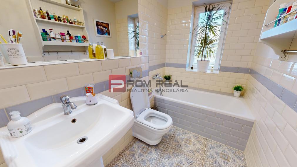 PREDAJ 8 izbový rodinný dom PEZINOK