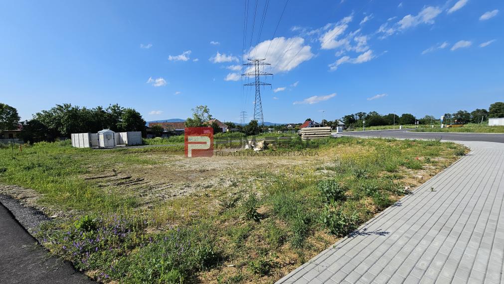 Na prenájom pozemok Pezinok 5063m2