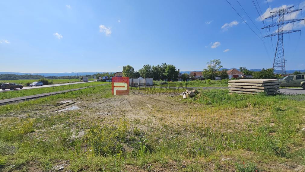 Na prenájom pozemok Pezinok 5063m2