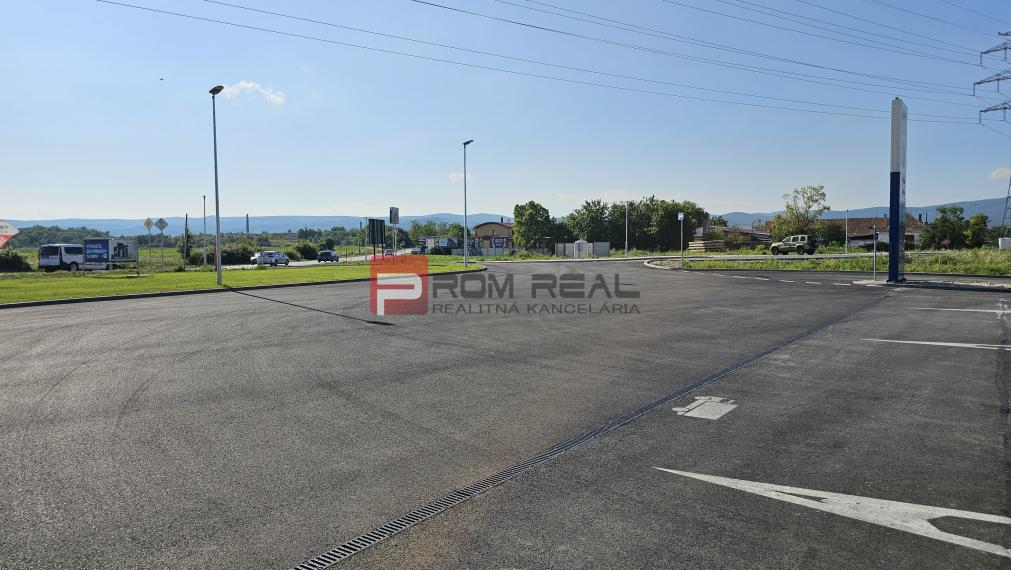 Na prenájom pozemok Pezinok 5063m2